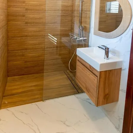 بيت للعطل Seaside Family Friendly House With A Swimming Pool Rogoznica - 21120