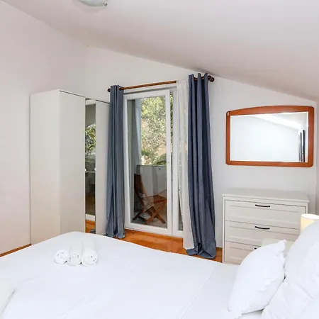 度假居 Seaside Family Friendly House With A Swimming Pool Sparadici, - 24200