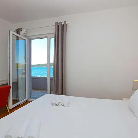 Seaside Family Friendly House With A Swimming Pool Sparadici, - 24200 希贝尼克