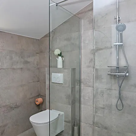 度假居 Seaside Family Friendly House With A Swimming Pool Sparadici, - 24200
