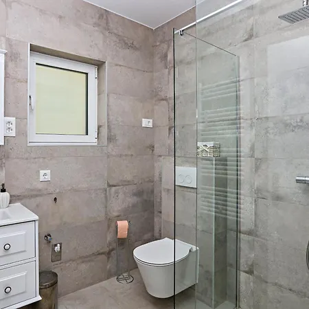Seaside Family Friendly House With A Swimming Pool Sparadici, - 24200 Holiday home Sibenik
